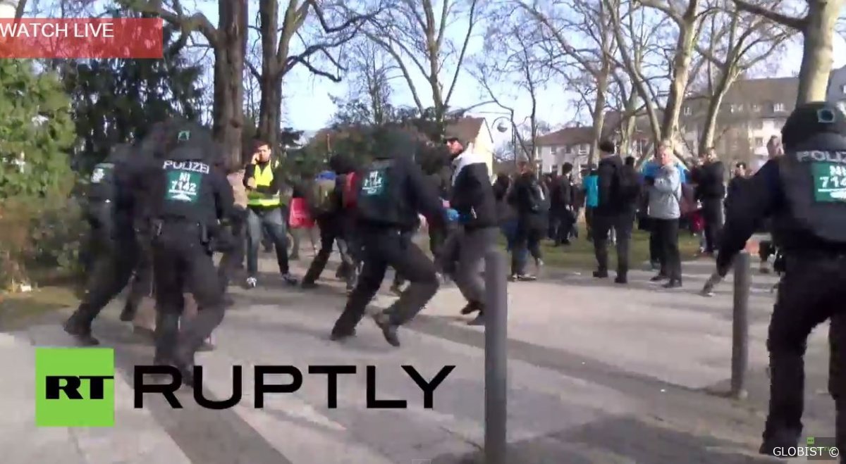 Blockupy Frankfurt: Polizei macht Jagd auf Demonstranten vor EZB-Gebäude