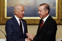 Plötzlich vergessen? US-Politik und Mainstream zogen vor halben Jahr ebenfalls Türkei-IS-Verbindung